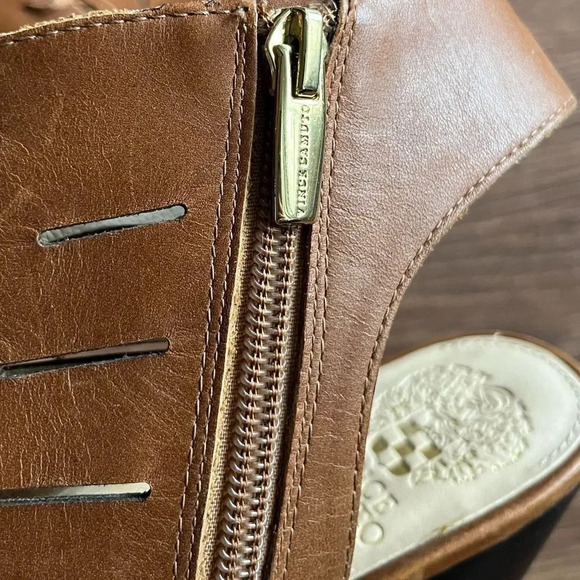 Vince Camuto Sandles - Picture 8 of 11